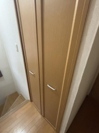 [@-