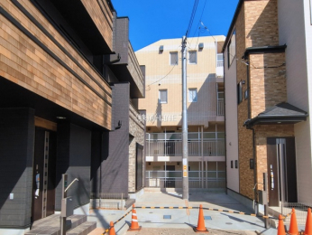 �O�ʓ��H�܂ތ��n�ʐ^�@-