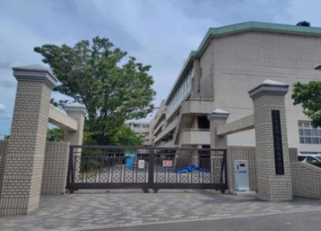 ���ӊ��@�������܎s�����Ԗؒ��w�Z�܂�520m �F�k��7��