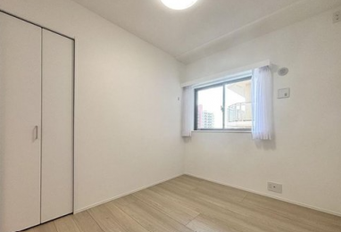�m���@-