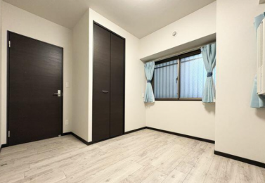 �m���@-